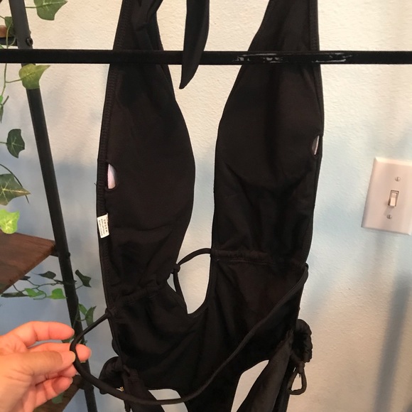 Open Front Tie Sexy swimsuit - Picture 3 of 4